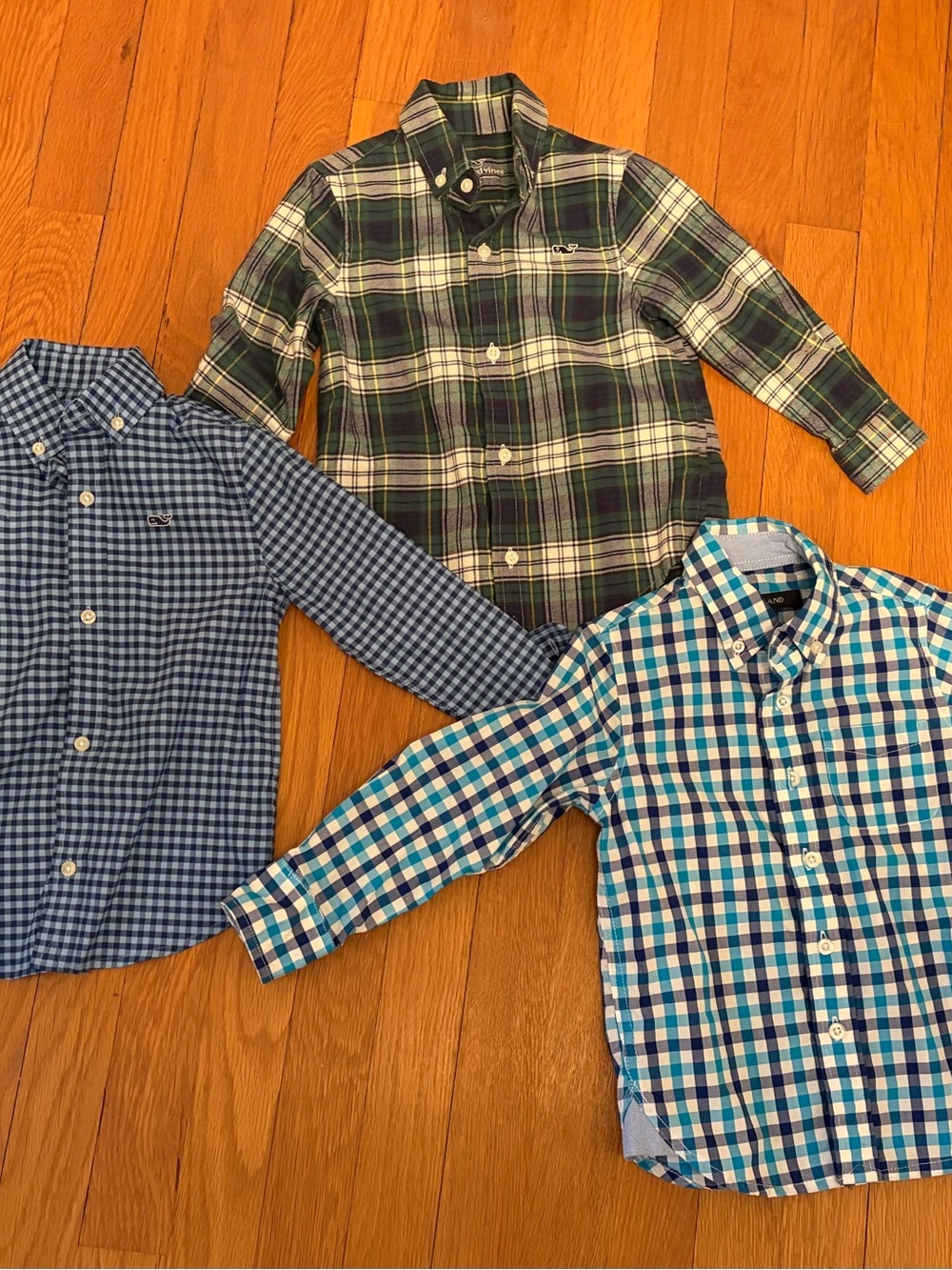 Bundle of 2 Vineyard Vines and E- Land Boys button down. Size 2T